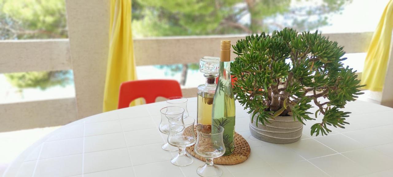 Sea Breeze Apartments With Private Beach And Boat Anchorage ستارا نوفالجا المظهر الخارجي الصورة