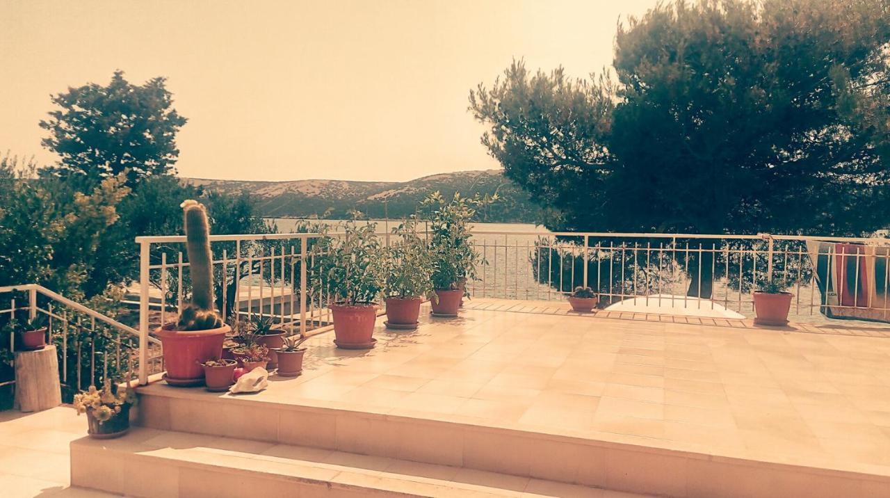 Sea Breeze Apartments With Private Beach And Boat Anchorage ستارا نوفالجا المظهر الخارجي الصورة
