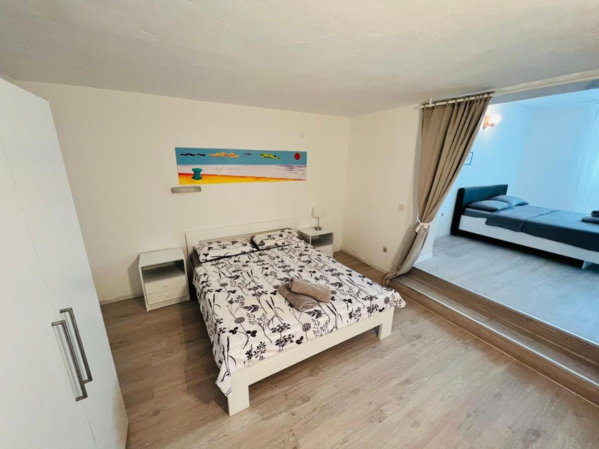 Sea Breeze Apartments With Private Beach And Boat Anchorage ستارا نوفالجا المظهر الخارجي الصورة