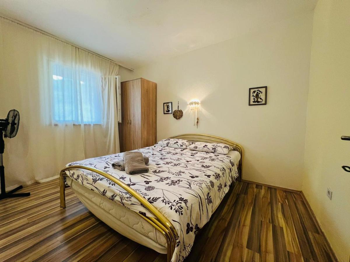 Sea Breeze Apartments With Private Beach And Boat Anchorage ستارا نوفالجا المظهر الخارجي الصورة