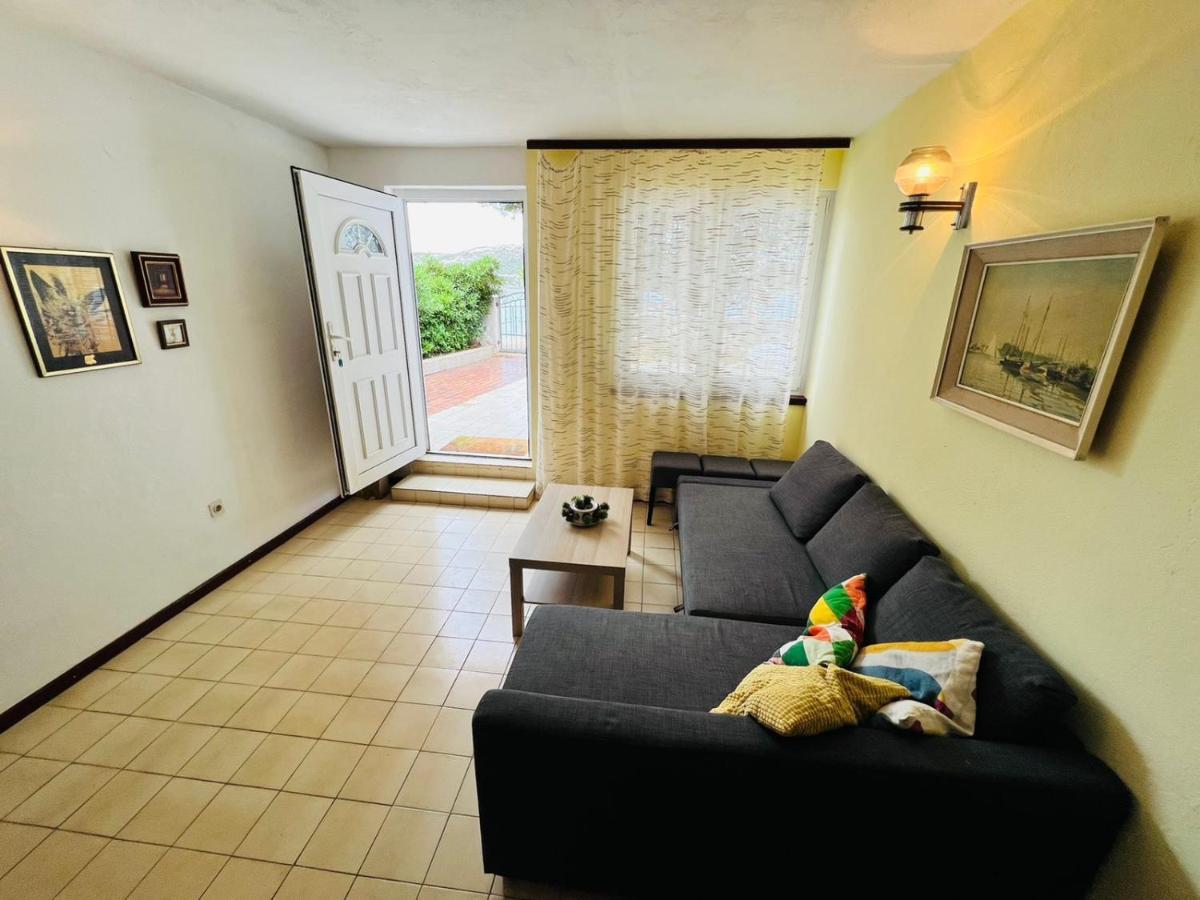 Sea Breeze Apartments With Private Beach And Boat Anchorage ستارا نوفالجا المظهر الخارجي الصورة