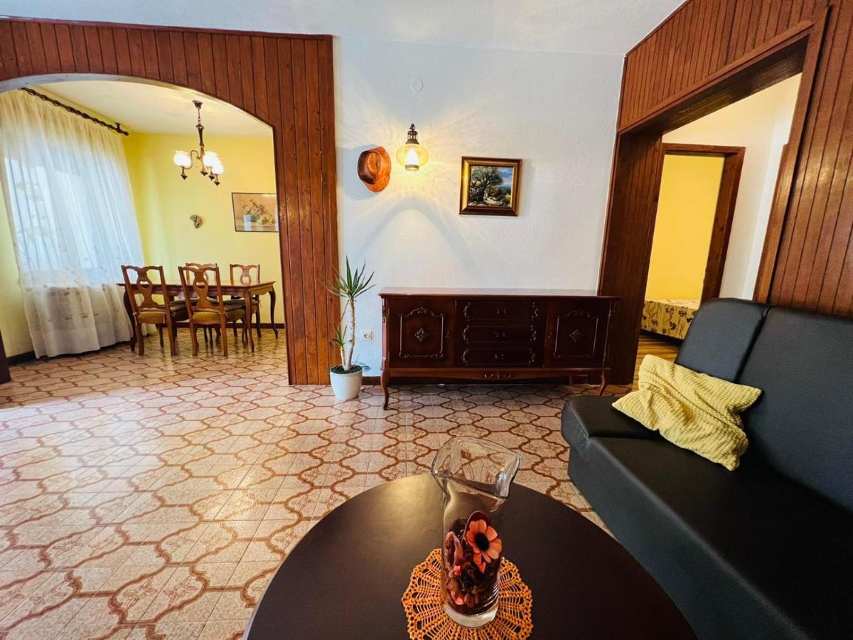 Sea Breeze Apartments With Private Beach And Boat Anchorage ستارا نوفالجا المظهر الخارجي الصورة