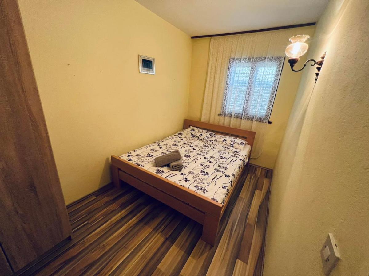 Sea Breeze Apartments With Private Beach And Boat Anchorage ستارا نوفالجا المظهر الخارجي الصورة